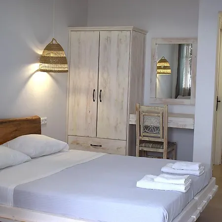 Πανσιόν κalamitsi & Κίμωλος