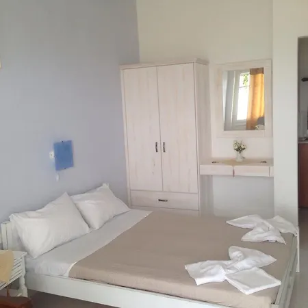 κalamitsi & Affittacamere Kímolos