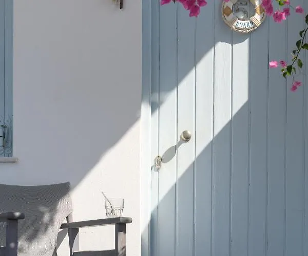 κalamitsi & 招待所 3*