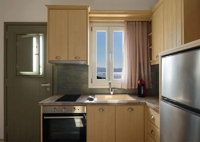 κalamitsi & 招待所 3*